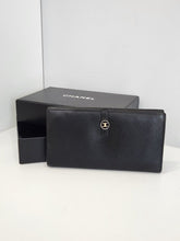 Load image into Gallery viewer, Grained Calfskin CC Button Wallet