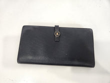 Load image into Gallery viewer, Grained Calfskin CC Button Wallet
