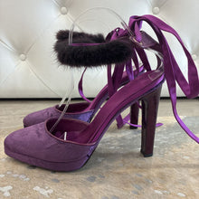 Load image into Gallery viewer, 2004 Silk & Velvet Fur Python Platform
