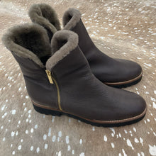 Load image into Gallery viewer, Sheepskin-Lined Suzon Ankle Boots