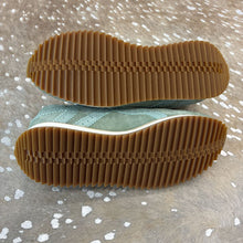 Load image into Gallery viewer, The Remi Sneaker