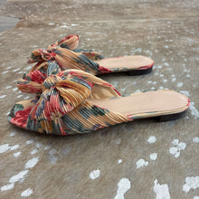 Load image into Gallery viewer, Daphne Pleated Knot Flat Sandals