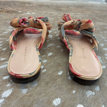 Load image into Gallery viewer, Daphne Pleated Knot Flat Sandals