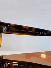 Load image into Gallery viewer, Triomphe 06 Sunglasses in Acetate CL40226U