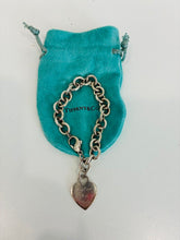 Load image into Gallery viewer, Heart Tag Pendant Chain Link Bracelet