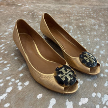 Load image into Gallery viewer, Tumbled Wedge Tortoise Shell Peep Toe