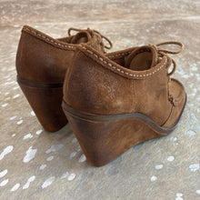 Load image into Gallery viewer, Caroline Lace Low Wedges