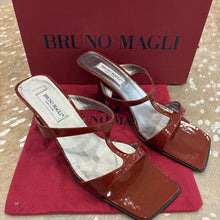 Load image into Gallery viewer, NIB Patent Leather Sandals