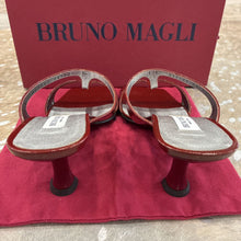 Load image into Gallery viewer, NIB Patent Leather Sandals