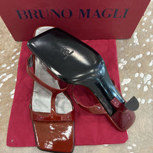 Load image into Gallery viewer, NIB Patent Leather Sandals