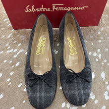 Load image into Gallery viewer, Aster Plaid Pumps