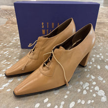 Load image into Gallery viewer, NIB Typhoon Pointed Ankle Bootie