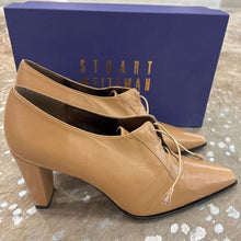 Load image into Gallery viewer, NIB Typhoon Pointed Ankle Bootie