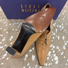 Load image into Gallery viewer, NIB Typhoon Pointed Ankle Bootie