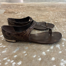 Load image into Gallery viewer, *Crocodile Print Leather Thong Sandal