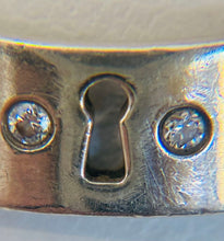 Load image into Gallery viewer, Diamond Lock & Keyhole Band