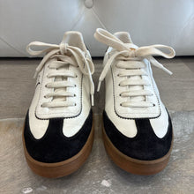 Load image into Gallery viewer, Frontrow Sneaker