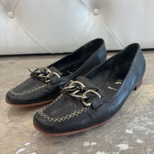 Load image into Gallery viewer, Chain-Link Accent Loafers