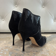 Load image into Gallery viewer, Inuk Seamed Suede Bootie