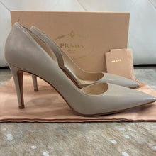 Load image into Gallery viewer, Leather D'Orsay Pump