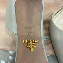 Load image into Gallery viewer, Leather D'Orsay Pump