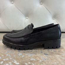 Load image into Gallery viewer, NWOT Modtray Leather Loafer