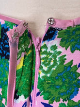 Load image into Gallery viewer, Floral Knee Length Skirt
