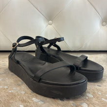 Load image into Gallery viewer, Irida Platform Sandals