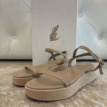 Load image into Gallery viewer, Irida Platform Sandals