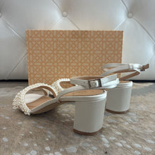 Load image into Gallery viewer, Ninnette Mid Heel Sandals