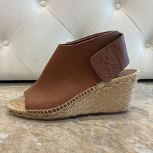 Load image into Gallery viewer, Leather Crosta Fossil Espadrille Wedges