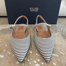 Load image into Gallery viewer, NIB Karla Pointed Toe Flats