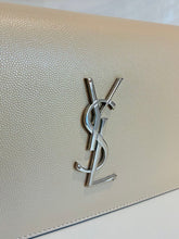 Load image into Gallery viewer, NWOT Grain De Poudre Classic Kate Clutch