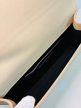 Load image into Gallery viewer, NWOT Grain De Poudre Classic Kate Clutch