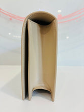 Load image into Gallery viewer, NWOT Grain De Poudre Classic Kate Clutch