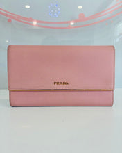 Load image into Gallery viewer, Saffiano Leather Lux Metal Bar Continental Wallet