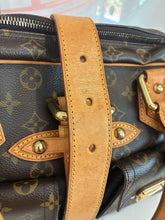 Load image into Gallery viewer, Monogram Manhattan GM Handbag