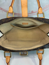 Load image into Gallery viewer, Monogram Manhattan GM Handbag
