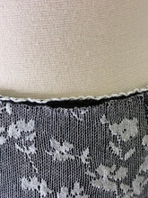 Load image into Gallery viewer, Floral Motif Jacquard Midi Skirt