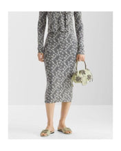 Load image into Gallery viewer, Floral Motif Jacquard Midi Skirt