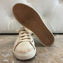 Load image into Gallery viewer, Distressed Low-Top Leather Sneakers