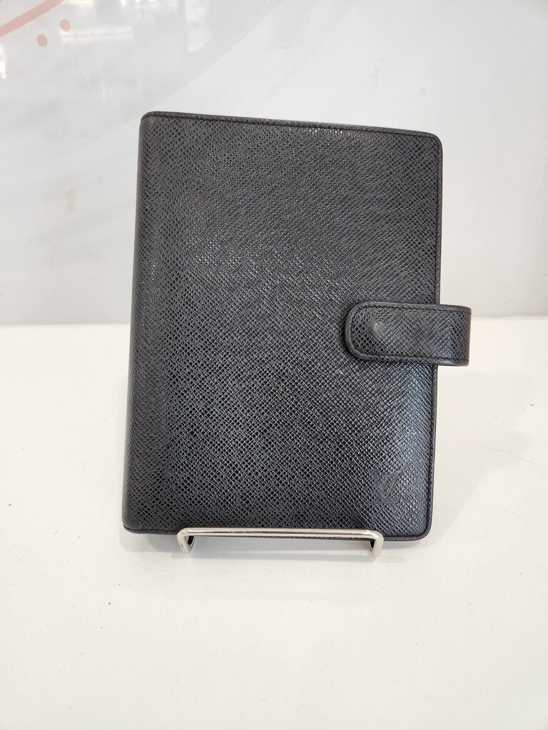 Medium Ring Agenda Cover Taiga Leather