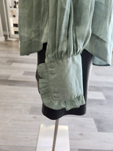 Load image into Gallery viewer, NWT Idealist Pleated Shirt
