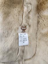 Load image into Gallery viewer, Sherpa &amp; Fur Coat Retail

