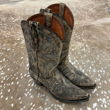Load image into Gallery viewer, Floral Embroidery Boot
