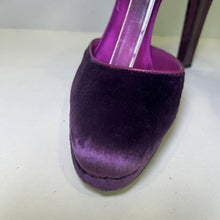 Load image into Gallery viewer, 2004 Silk &amp; Velvet Fur Python Platform
