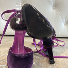 Load image into Gallery viewer, 2004 Silk &amp; Velvet Fur Python Platform
