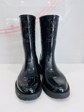 Load image into Gallery viewer, Drop Flat Patent Leather Boots
