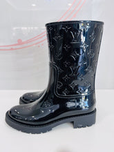 Load image into Gallery viewer, Drop Flat Patent Leather Boots
