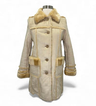 Load image into Gallery viewer, Sherpa &amp; Fur Coat
